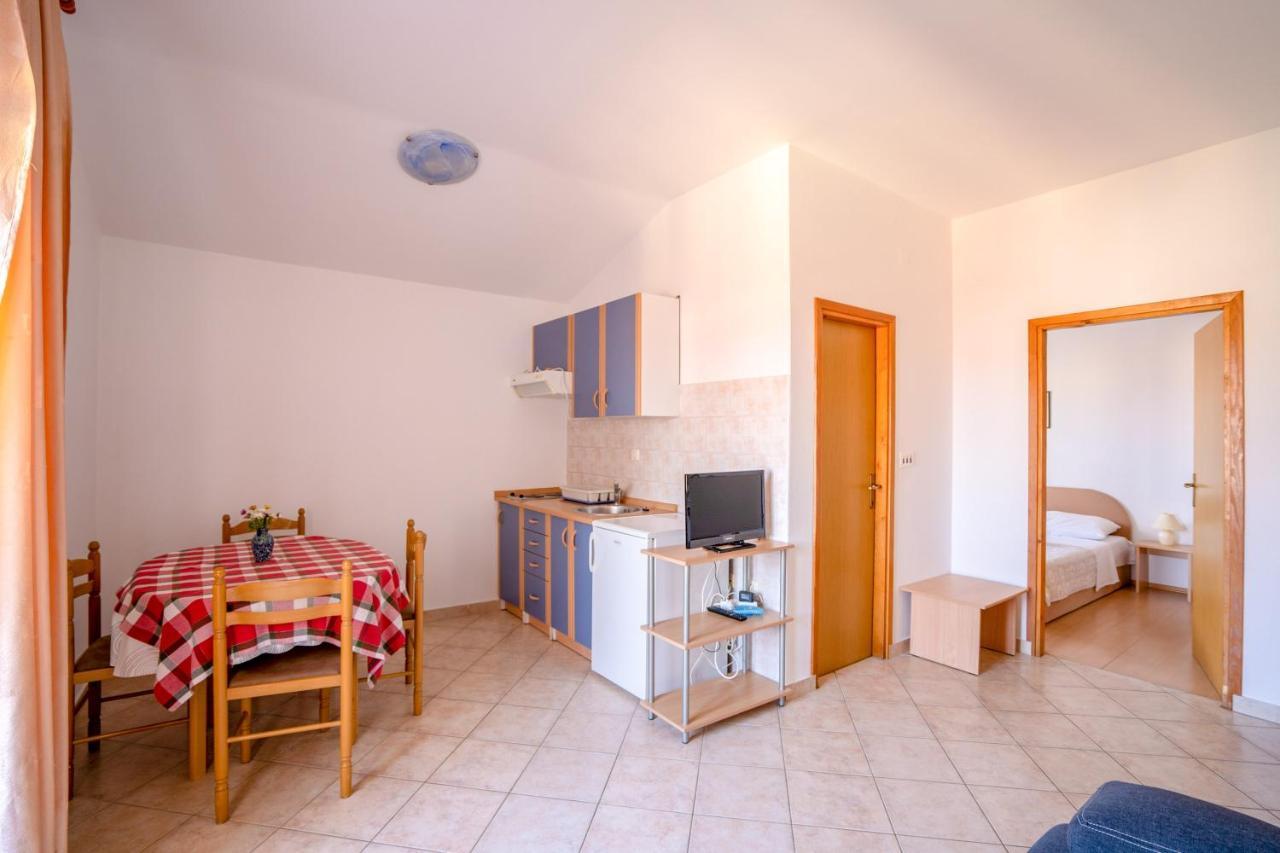Apartments Valentin Privlaka  Exterior photo