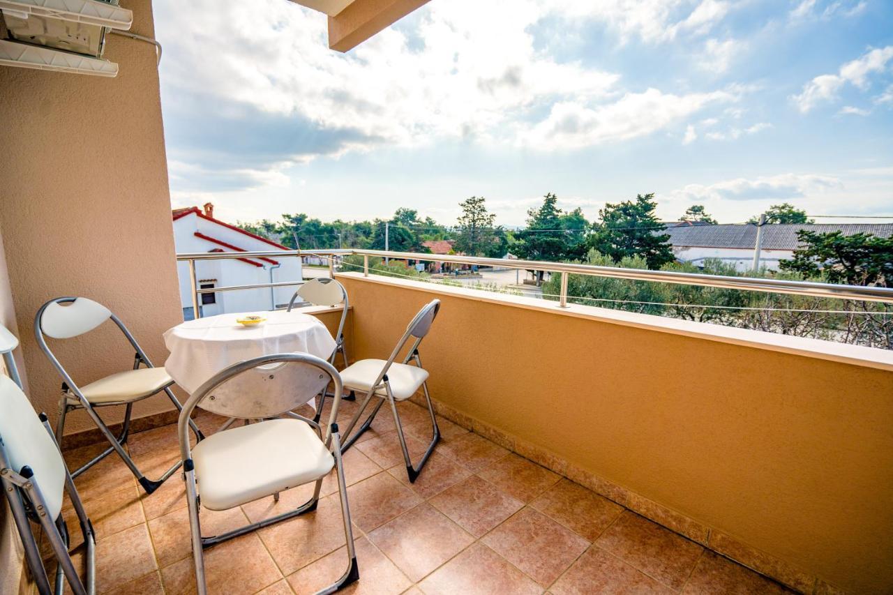 Apartments Valentin Privlaka  Exterior photo
